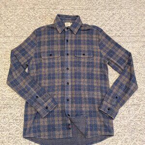 Faherty Legend sweater shirt in blue mountain plaid size small
